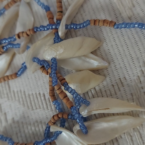 Handcrafted 5 Multi Strand sea shelk Beaded necklace - Picture 11 of 11